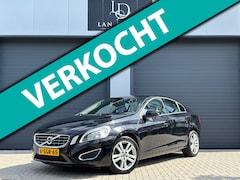 Volvo S60 - 1.6 T3 Momentum / Dealer OH / Navi / Trekhaak /