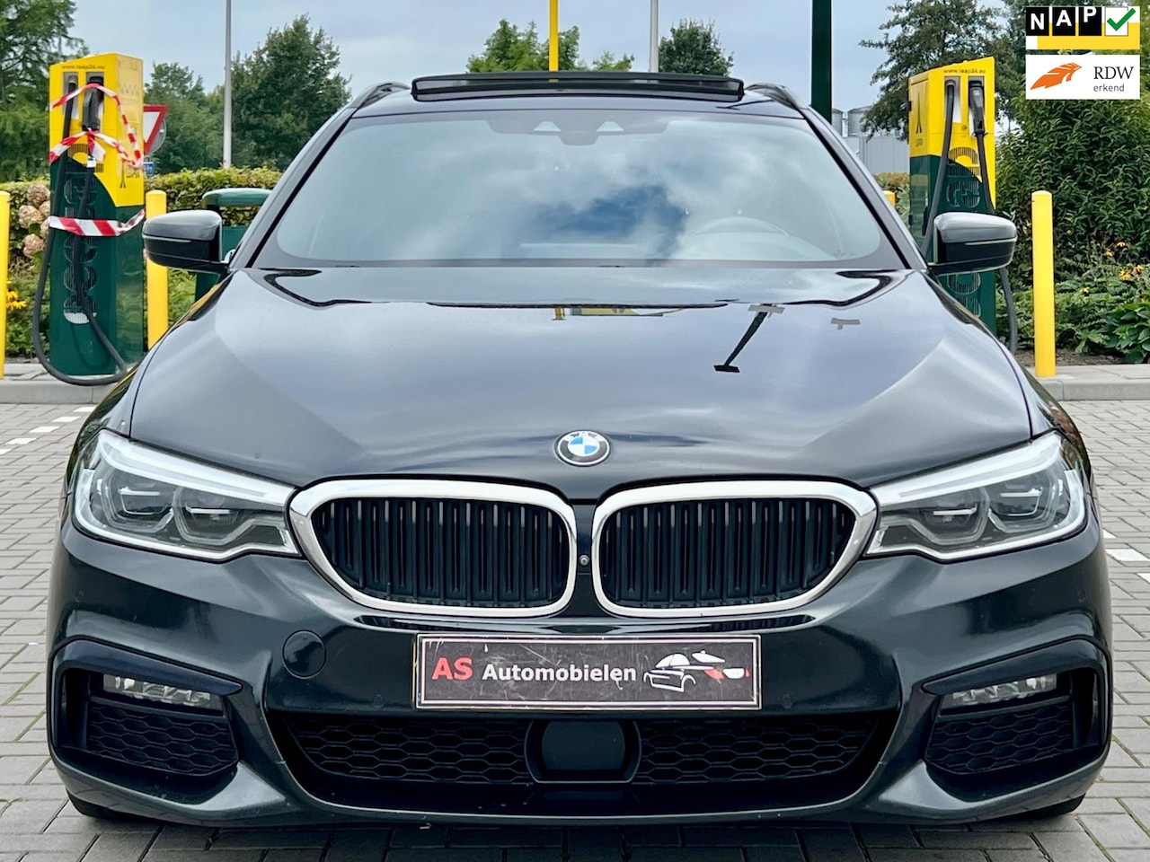BMW 5-serie Touring - 530d xDrive M-Pakket 2019 RIJK UITGERUST - AutoWereld.nl