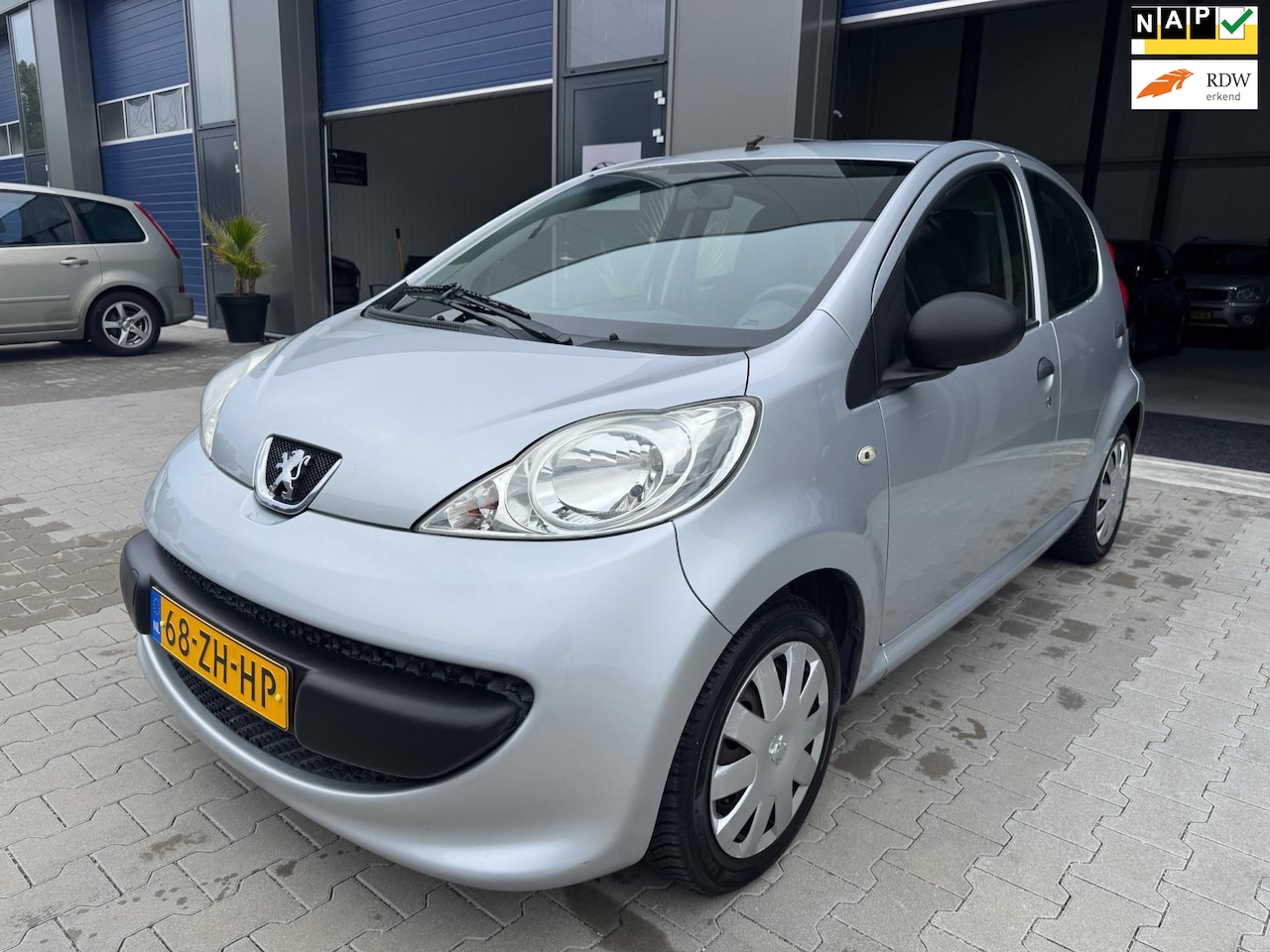 Peugeot 107 - 1.0-12V XR Nap Nieuwstaat Nieuwe apk!! - AutoWereld.nl