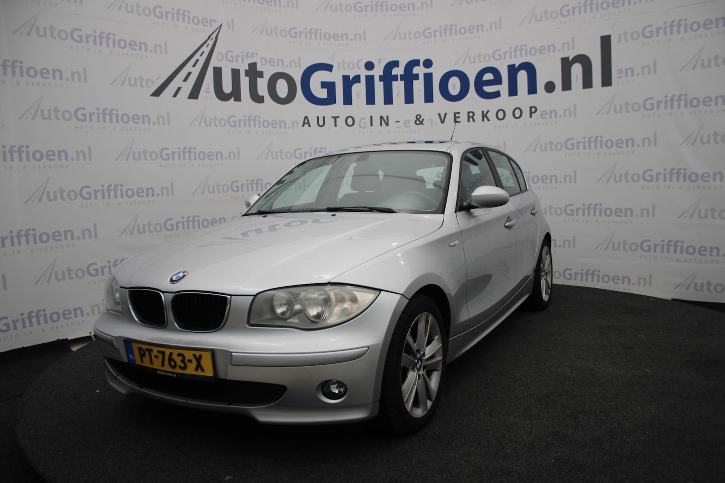 BMW 1-serie - 116i Executive 5-deurs met schuifdak - AutoWereld.nl