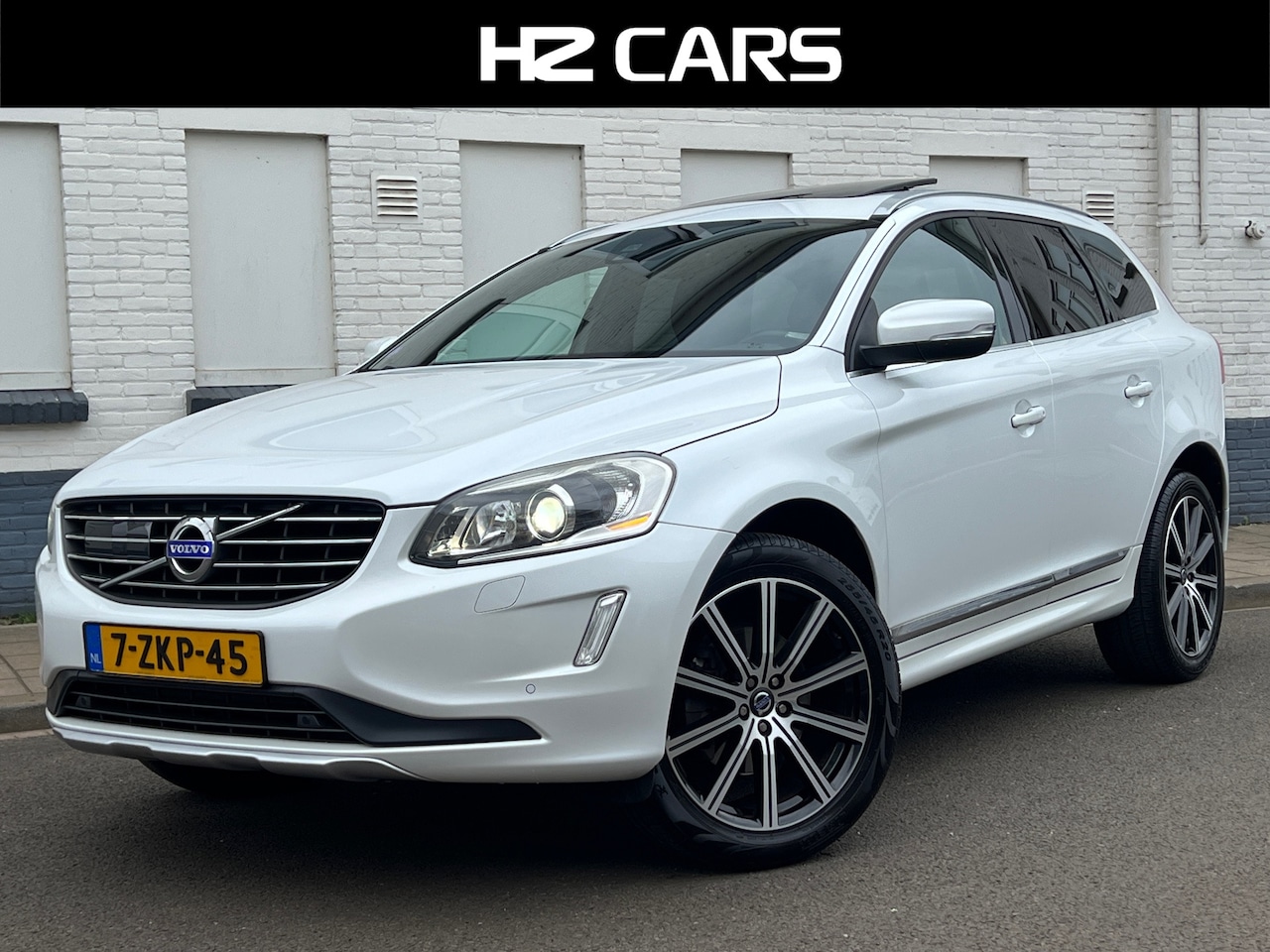 Volvo XC60 - 2.0 T5 FWD Ocean Race|Pano|Automaat|Trekhaak|ACC|Leder - AutoWereld.nl