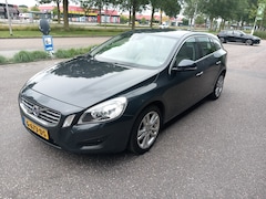 Volvo V60 - 1.6 T3 Summum Leer, xenon, Bluetooth, trekhaak, automaat, Dealeronderhouden