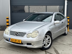 Mercedes-Benz C-klasse Sportcoupé - 180 K. AUT / CLIMA / CRUISE / TREKHAAK