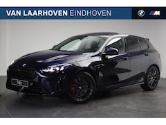 BMW 1-serie - 120 M Sport Automaat / Panoramadak / Sportstoelen / Adaptieve LED / M Adaptief onderstel /