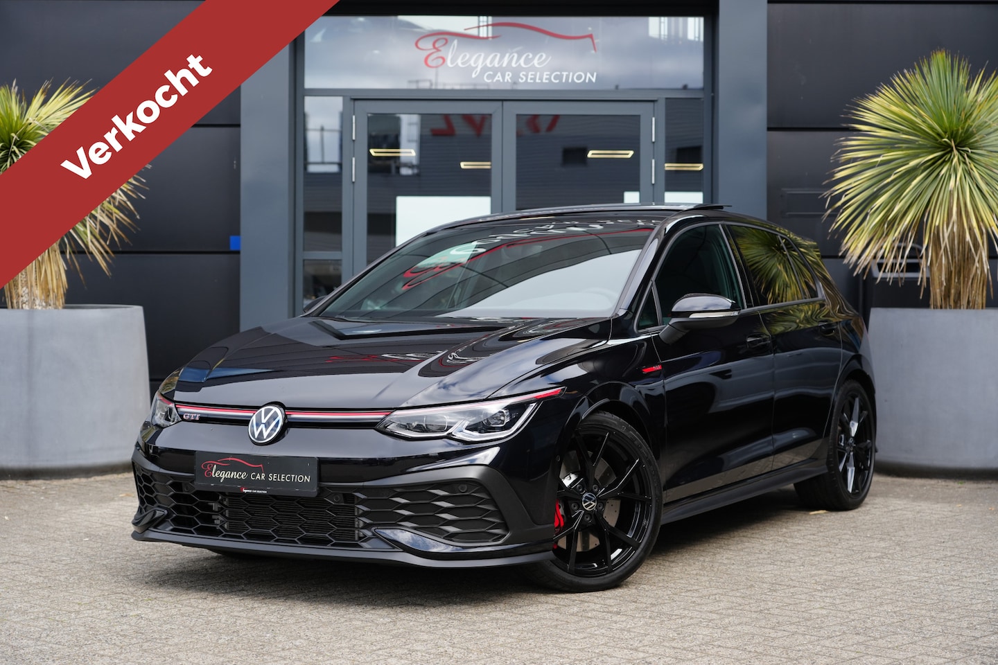 Volkswagen Golf - 8 2.0 TSI GTI Clubsport 300pk Panoramadak/Stoelverwarming/Camera - AutoWereld.nl