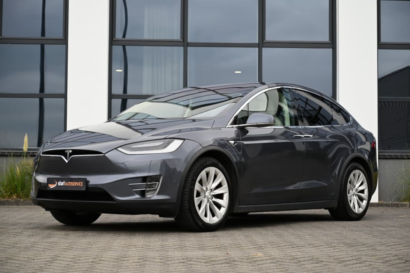 Tesla Model X - 75D Base 75kWh AWD Leder Alcantara FSD € 392 P.m - AutoWereld.nl