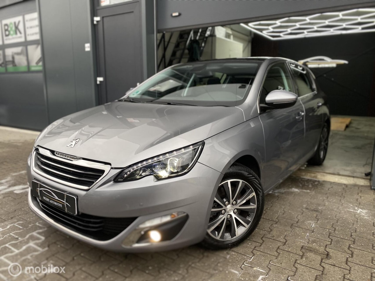 Peugeot 308 - 1.6 Première KEYLESS|PANO|XENON|CRUISE|TREKHK| PDC - AutoWereld.nl