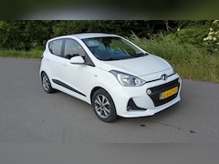 Hyundai i10 - 1.0i Comfort Navigatie/parkeersensoren achter