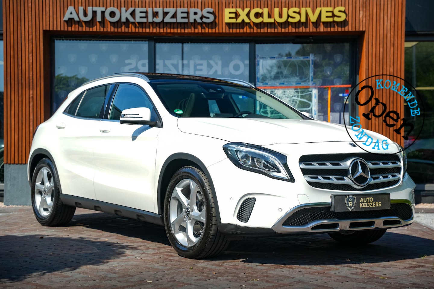 Mercedes-Benz GLA-Klasse - 180 Sport Edition Panoramadak Airco Stoelverw. PDC - AutoWereld.nl