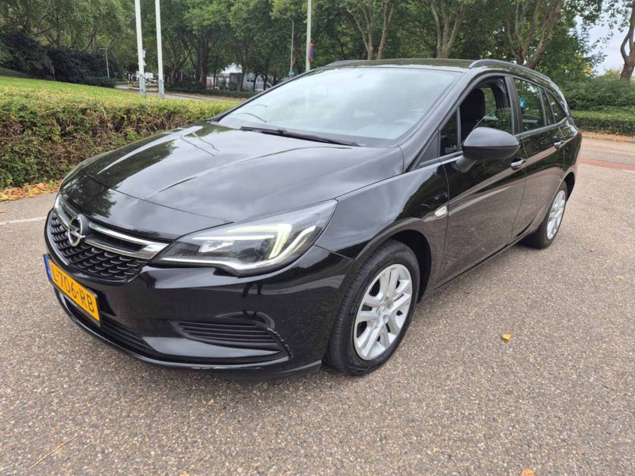 Opel Astra Sports Tourer - 1.6 CDTI Edition 1.6 CDTI Edition,Automaat,Clima,Navi,1 Jaar apk! - AutoWereld.nl