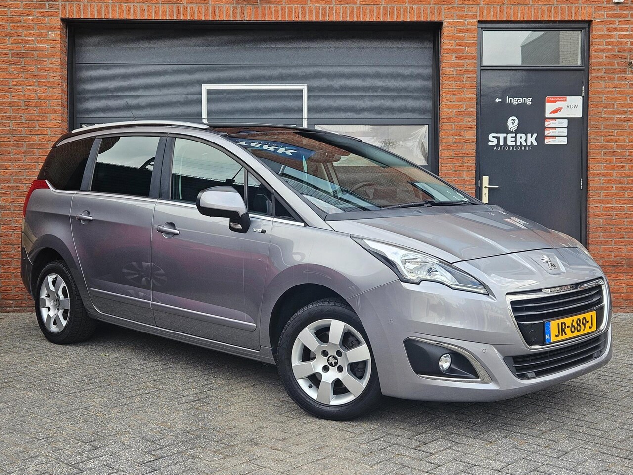 Peugeot 5008 - 1.2 PureTech Style 7p. Pano Navi Camera - AutoWereld.nl