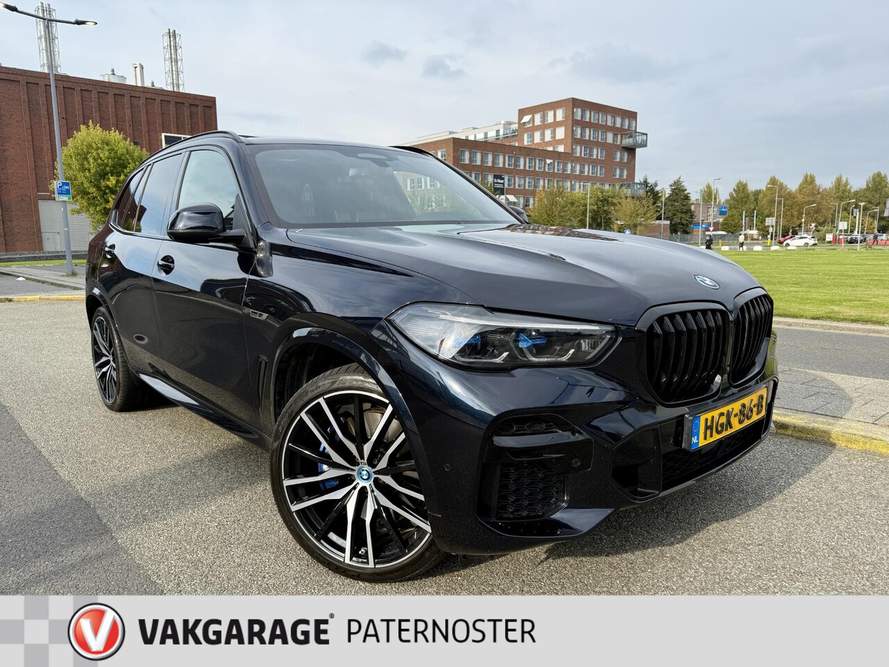 BMW X5 - xDrive45e M-Sport Pano / 22 inch / HUD / 360 / Laser / Trekhaak / Vol! - AutoWereld.nl