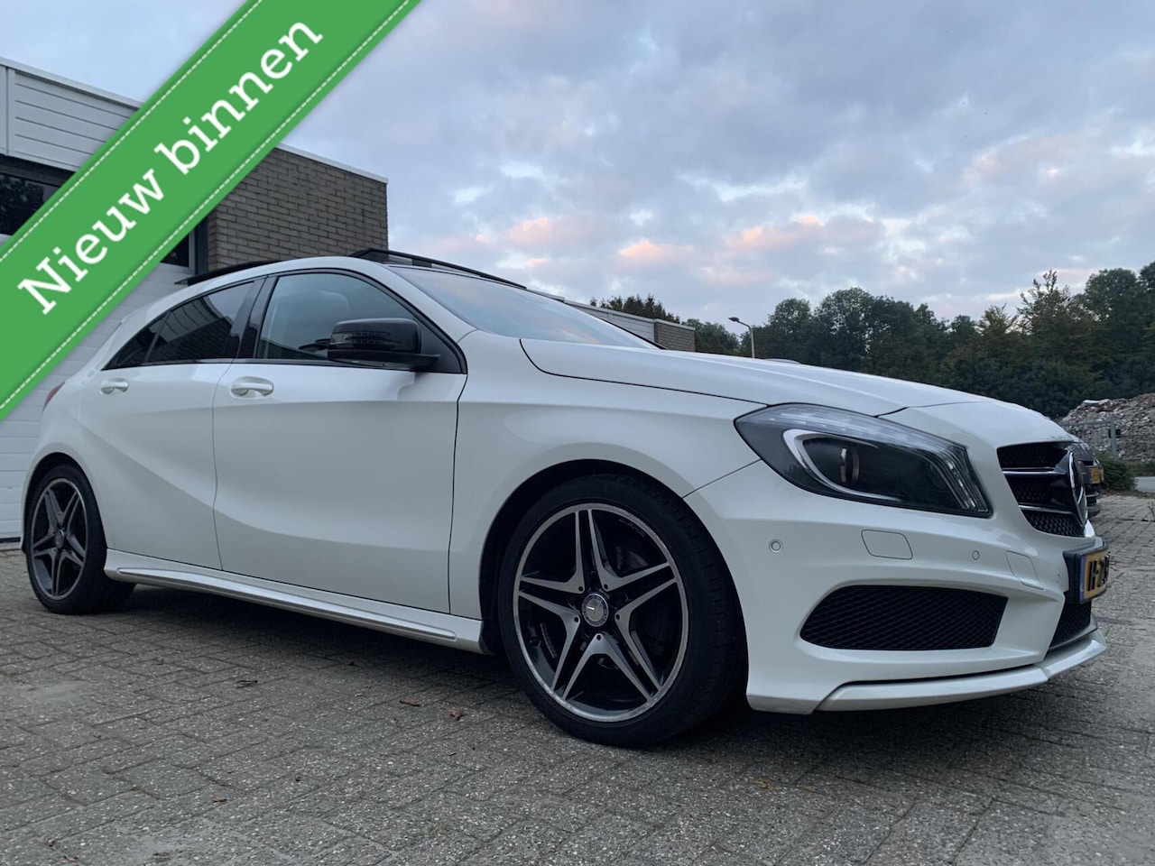 Mercedes-Benz A-klasse - 200 Prestige Automaat AMG Panodak Leer Groot Navi 18'' LM Velgen - AutoWereld.nl