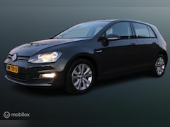 Volkswagen Golf - 1.0 TSI Automaat Connected Series, stoelverwarming, Carplay, Navi, Pdc + Camera
