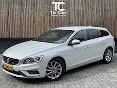 Volvo V60 - 2.0 D4 R-Design 181pk | Navigatie | Cruise control | Climate control | Hondenrek | Dashcam