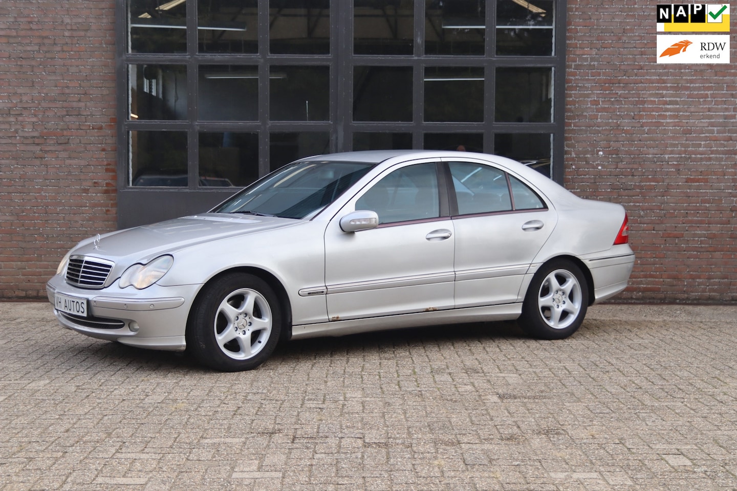 Mercedes-Benz C-klasse - C180 K AUT-Airco-Cruise-pdc-APK-11-25 - AutoWereld.nl