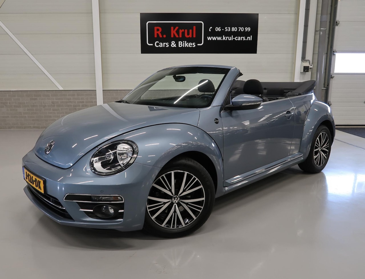 Volkswagen Beetle Cabriolet - 1.2 TSI Sound Airco-ecc Navigatie App connect Bluetooth Stoelverwarming Boekjes Sportvelge - AutoWereld.nl