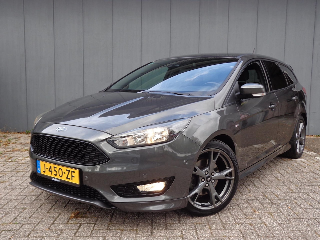 Ford Focus Wagon - 1.5i 16V EcoBoost Titanium ST-Line Vol.Ondrh - AutoWereld.nl
