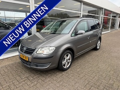 Volkswagen Touran - 1.6 Trendline Business | Cruise control | Elektrische ramen | Trekhaak | Airco | APK tot 1