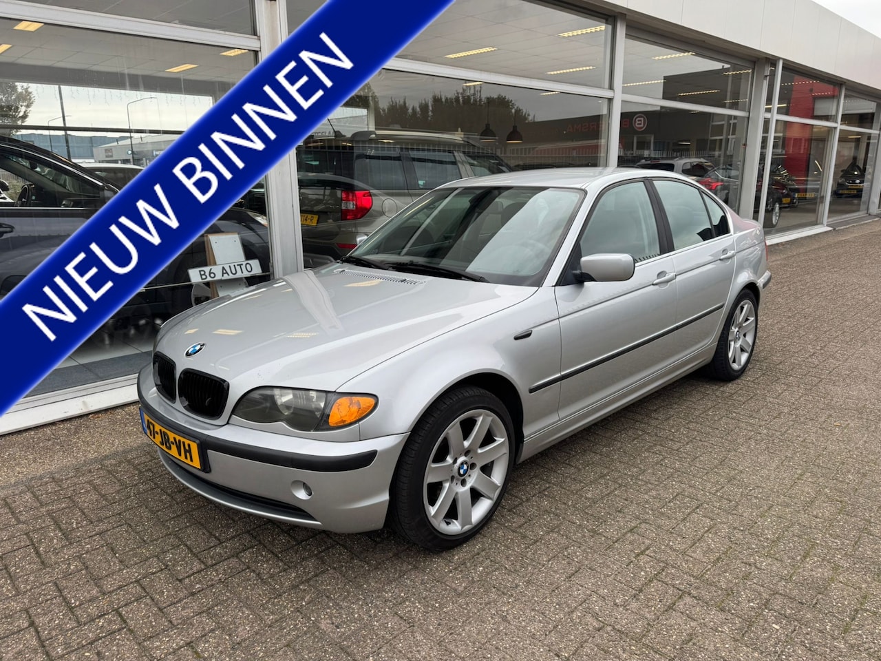 BMW 3-serie - 320i Executive | Automaat | Elektrische ramen | Cruise control | Airco | Trekhaak | APK to - AutoWereld.nl