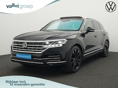 Volkswagen Touareg - 3.0 TSi eHybrid 340 pk Tiptronic 4MOTION Elegance | Panoramdak | Trekhaak | Leder 'Savona'