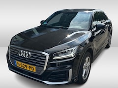 Audi Q2 - 30 TFSI Sport 3x S-line / Trekhaak / Navigatie / Parkeerhulp achter / 17'' / Getint glas /