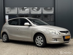 Hyundai i30 - 1.6i Dynamic | Airco | zuinig | ruim