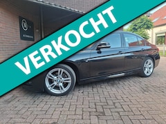 BMW 3-serie - 318i M-Sport Shadow Line Apple Carplay / Led Verlichting / Navigatie / Stoelverwarming / B