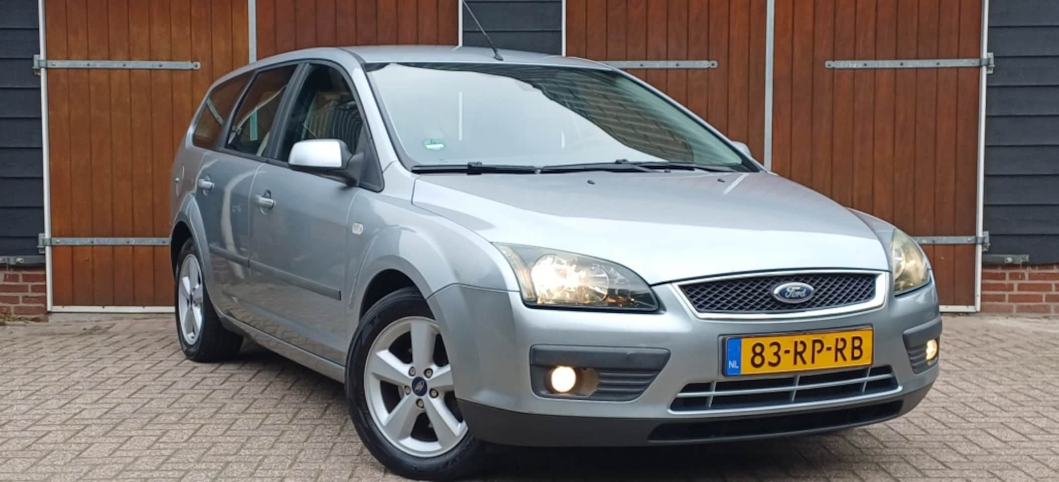 Ford Focus Wagon - 1.6-16V Futura 1.6-16V Futura, Trekhaak, Airco, Lichtmetalen wielen, NAP - AutoWereld.nl