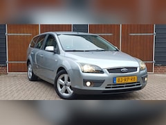 Ford Focus Wagon - 1.6-16V Futura, Trekhaak, Airco, Lichtmetalen wielen, NAP