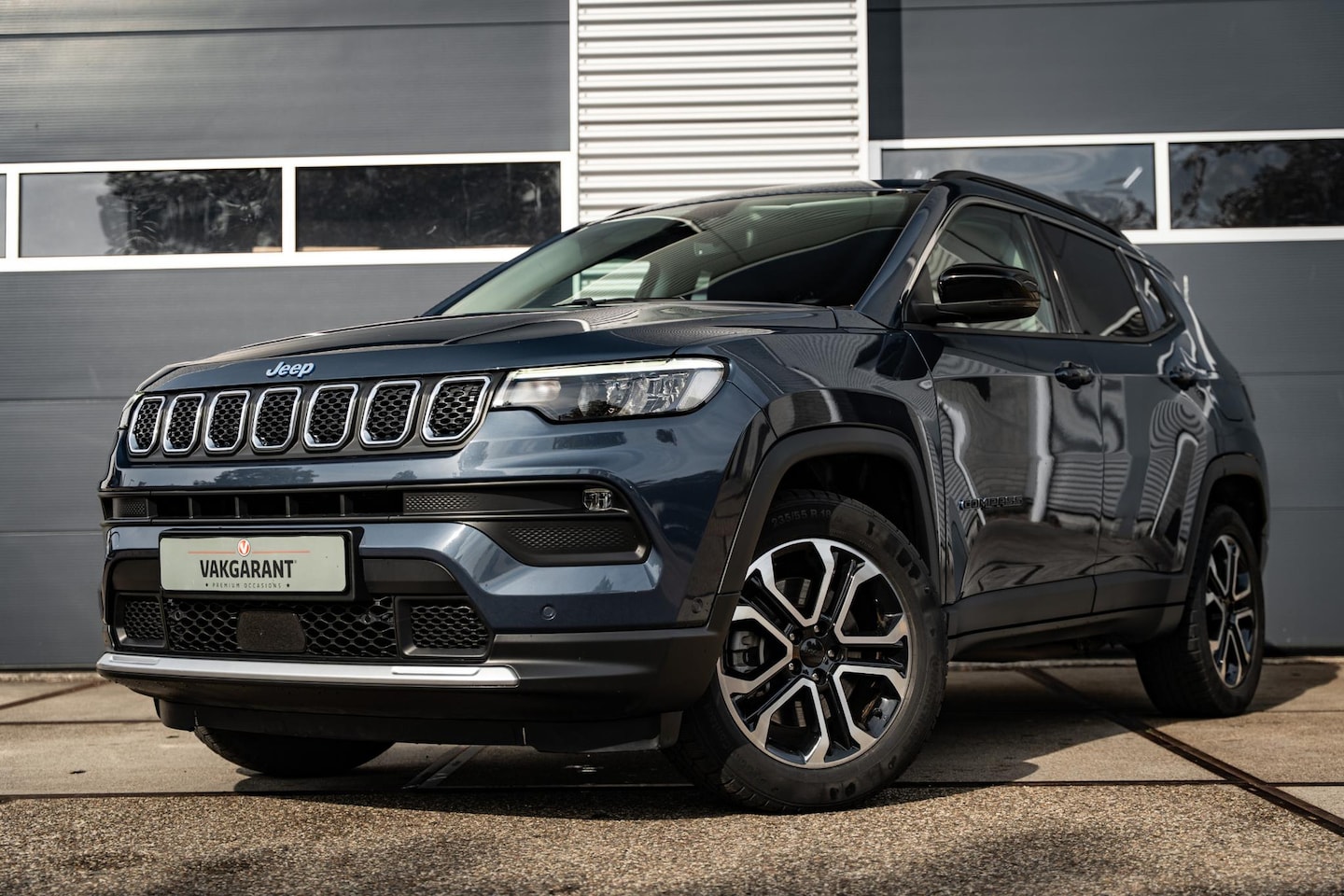 Jeep Compass - 4xe 190 Plug-in Hybrid Electric Limited Business 4xe 190 Plug-in Hybrid Electric Limited Business - AutoWereld.nl