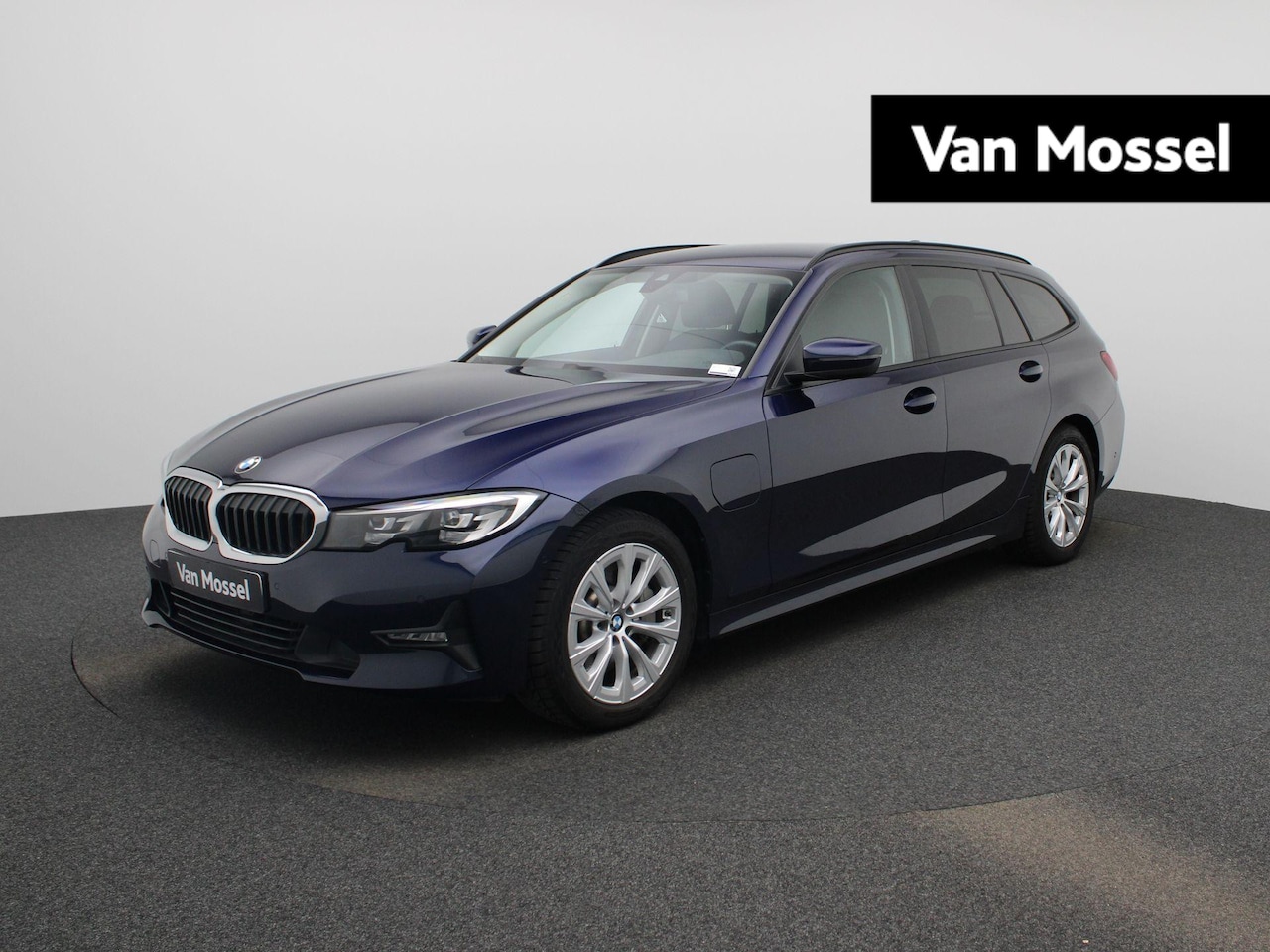 BMW 3-serie Touring - 330e Business Edition Plus | Automaat | Navigatie | Apple Carplay / Android Auto | Achteru - AutoWereld.nl