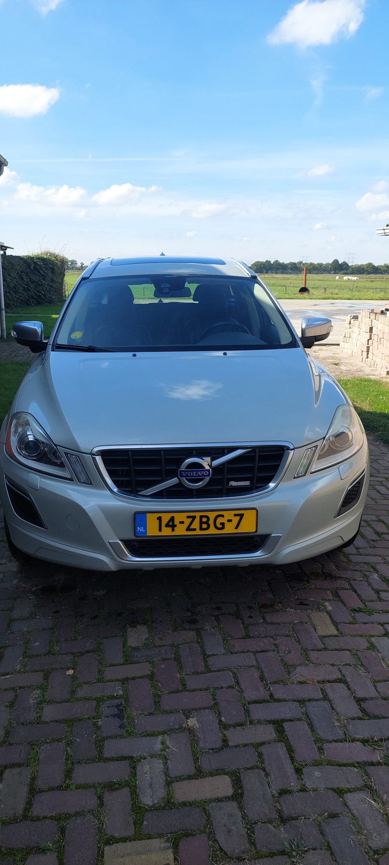 Volvo XC60 - 2.4 D5 R-Design - AutoWereld.nl