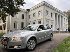 Audi A4 Avant - (2X) 2.0 PRO LINE FACELIFT