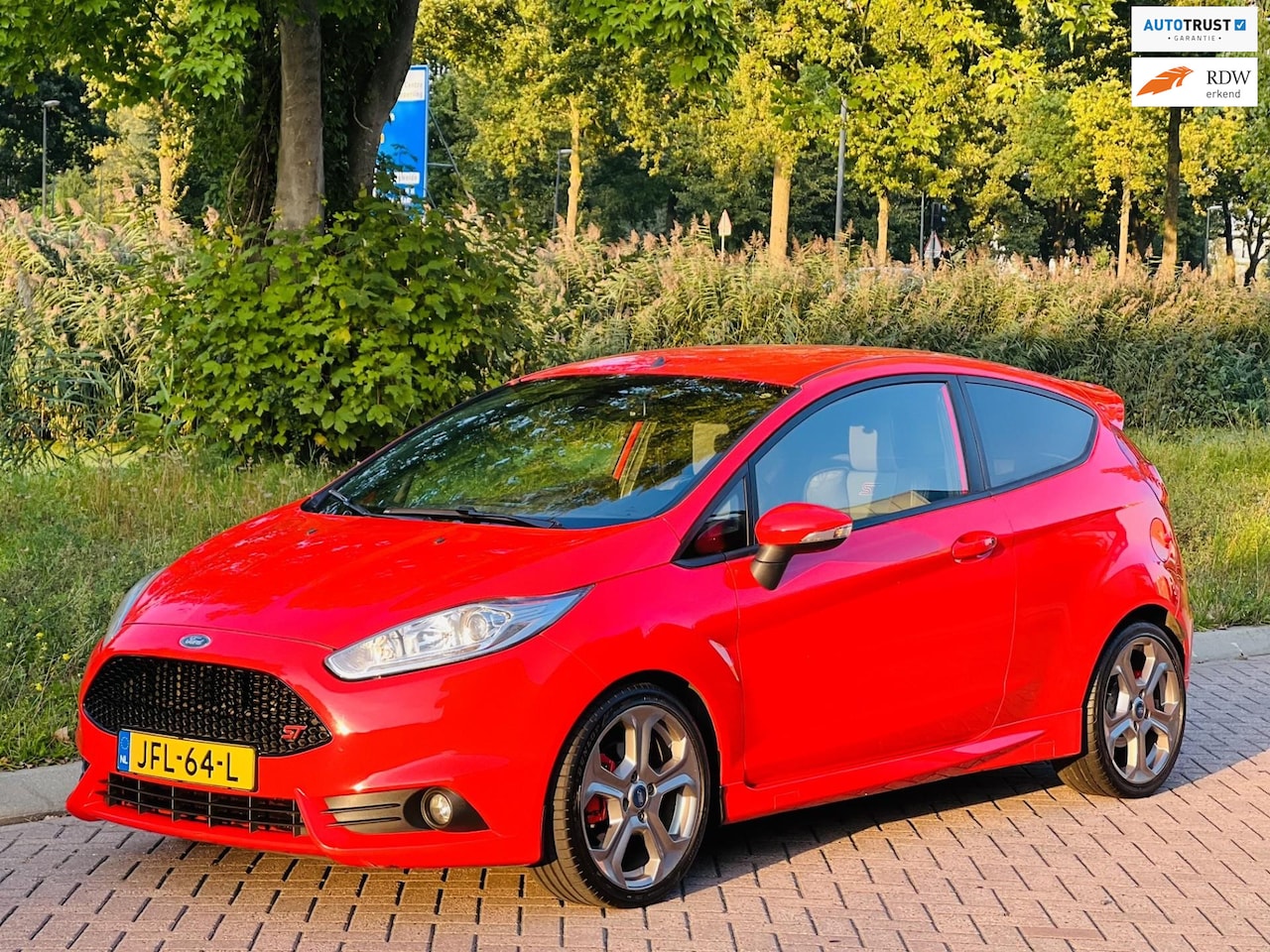 Ford Fiesta - 1.6 ST2 2014 Nieuwe Riem/Apk/Achteruitrijcamera/Navi/Cruize - AutoWereld.nl