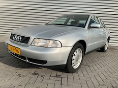 Audi A4 Limousine - 1.6 Advance Mooie youngtimer met unieke controleerbare kilometerstand