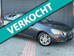 Volvo V60 - 1.6 T3 Kinetic Trekhaak | Navi | Pdc | Cruise | Climate Control