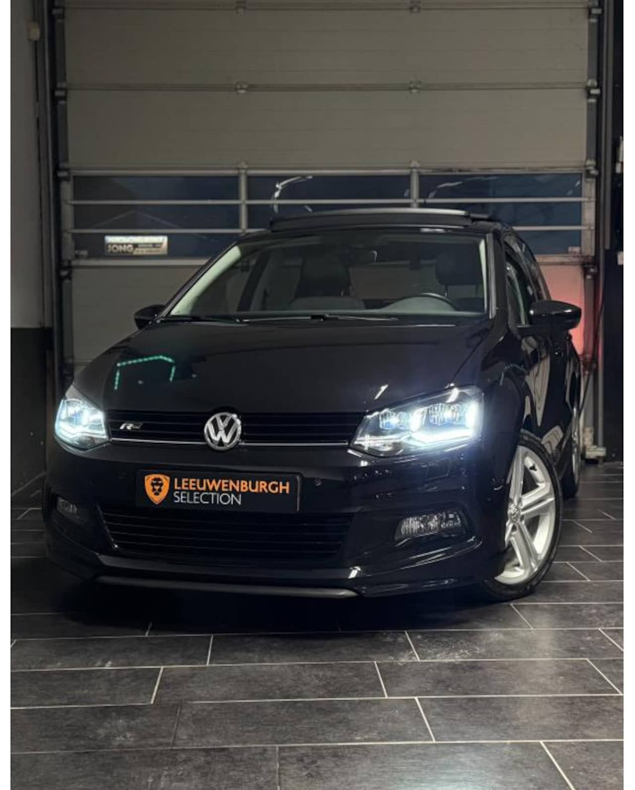 Volkswagen Polo - 1.2 TSI R-Line Pano Cruise Navi Stoelverw. - AutoWereld.nl