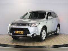 Mitsubishi Outlander - 2.0 PHEV Business Edition X-Line | Trekhaak | Camera | Nieuwe APK