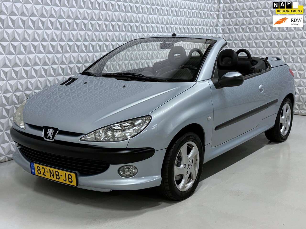 Peugeot 206 CC - 1.6-16V Airco Leder 203.000km (2003) - AutoWereld.nl