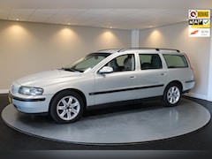 Volvo V70 - 2.4 Comfort Line *Automaat* Nwe APK Trekhaak|Airco|Cruise