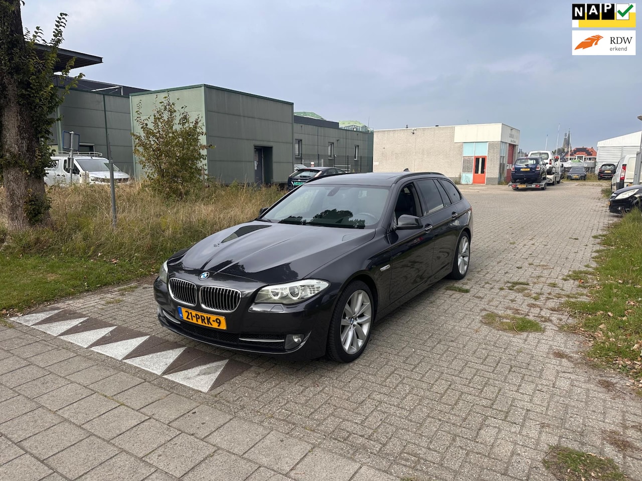 BMW 5-serie Touring - 530d High Executive NO POWER .CLIMA.PANO.LEDER - AutoWereld.nl