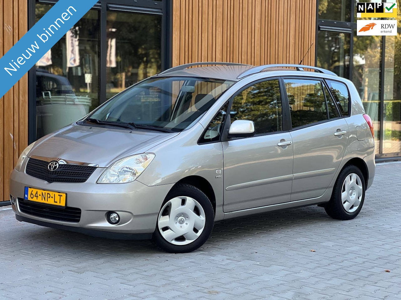 Toyota Corolla Verso - 1.8 VVT-i Linea Sol|5Drs|Airco - AutoWereld.nl