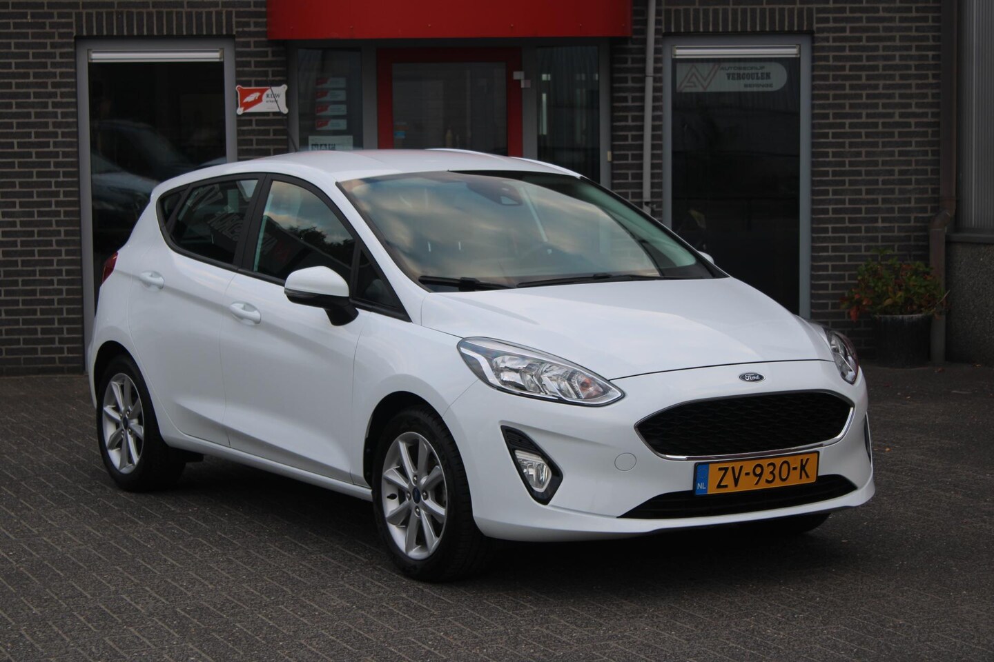 Ford Fiesta - 1.1 Trend Styling en Navigation Pack | Driver Assistance Pack 1| Apple CarPlay | Cruise | - AutoWereld.nl