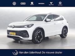 Volkswagen Tiguan - 1.5 eTSI 150pk R-Line Edition DSG / Navigatie / Stoel+Stuurverwarming / Keyless / Camera