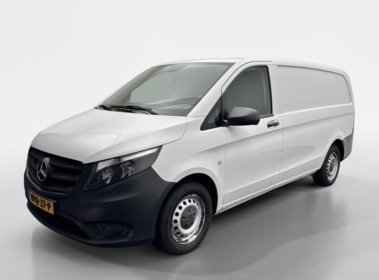 Mercedes-Benz Vito - 116 CDI 163PK Aut. | Betimmering | Trekhaak | Cruise control - AutoWereld.nl