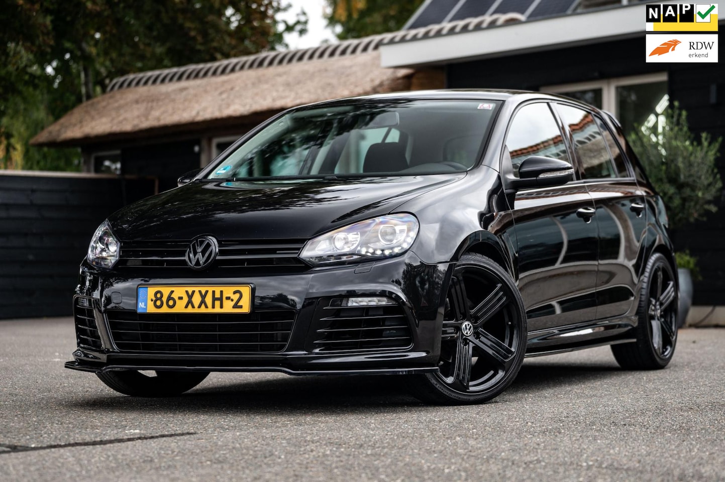 Volkswagen Golf - 1.2 TSI R32 Uitgevoerd I R Bumpers I R uitlaat I Led I 19 Inch I Ketting vervangen - AutoWereld.nl