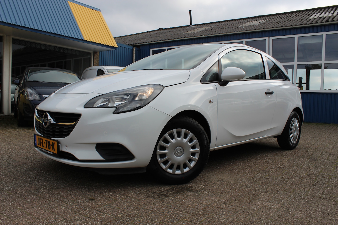 Opel Corsa - 1.2-16V "Selection" PDC - Airco !!! - AutoWereld.nl