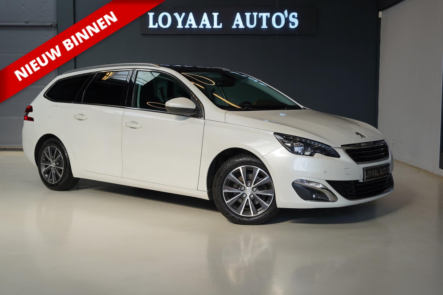 Peugeot 308 SW - 1.2 e-THP Allure | NAVI | BI-XENON | AIRCO | CRUISE | TREKHAAK| NAP | APK. - AutoWereld.nl