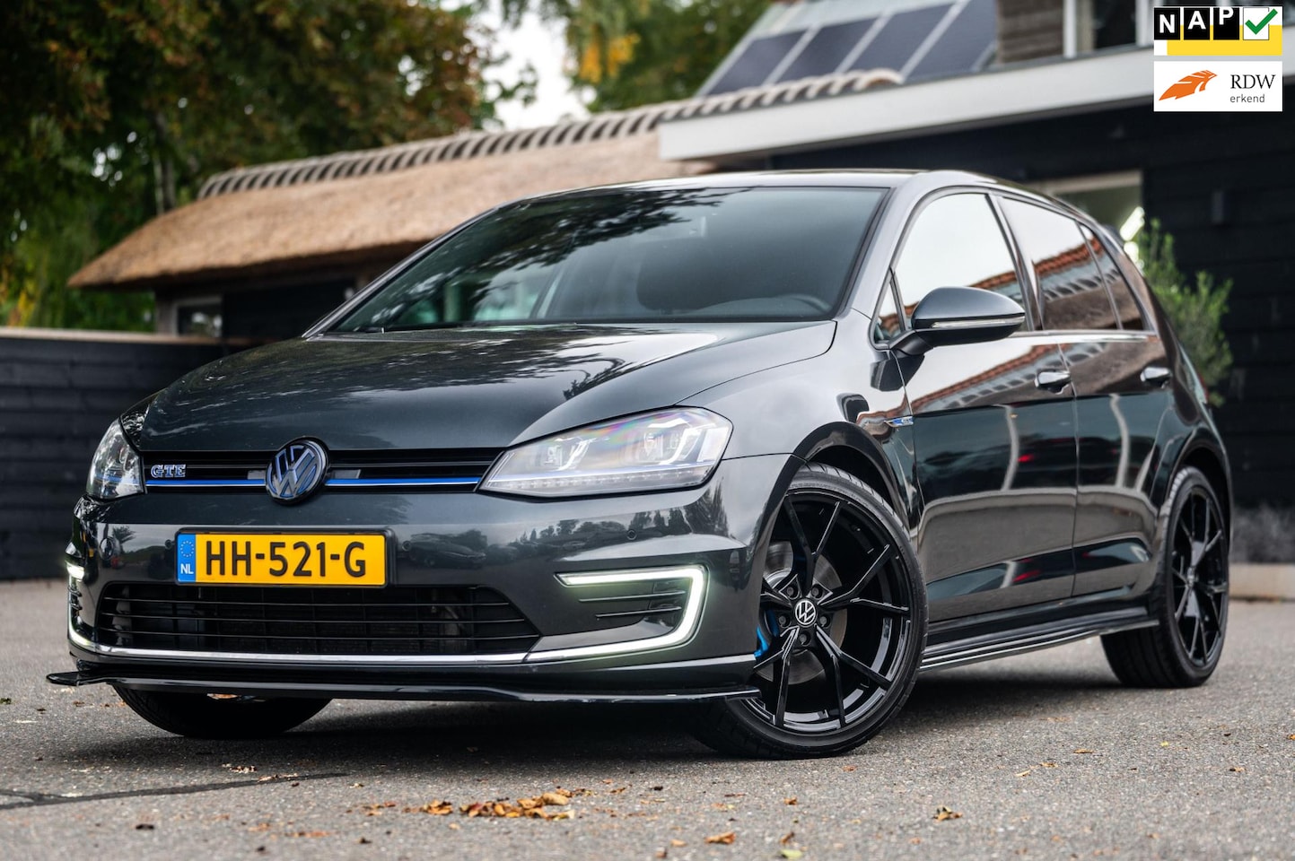 Volkswagen Golf - 1.4 TSI GTE Spoilerset I 19 Inch I Climate I Cruise I Led I Navigatie I Carbon Steel Grey - AutoWereld.nl